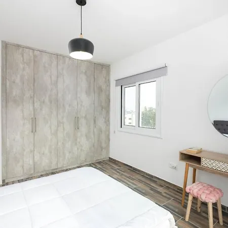 Happy - Halefka Court * לרנקה