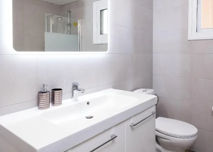 Happy - Halefka Court Apartment